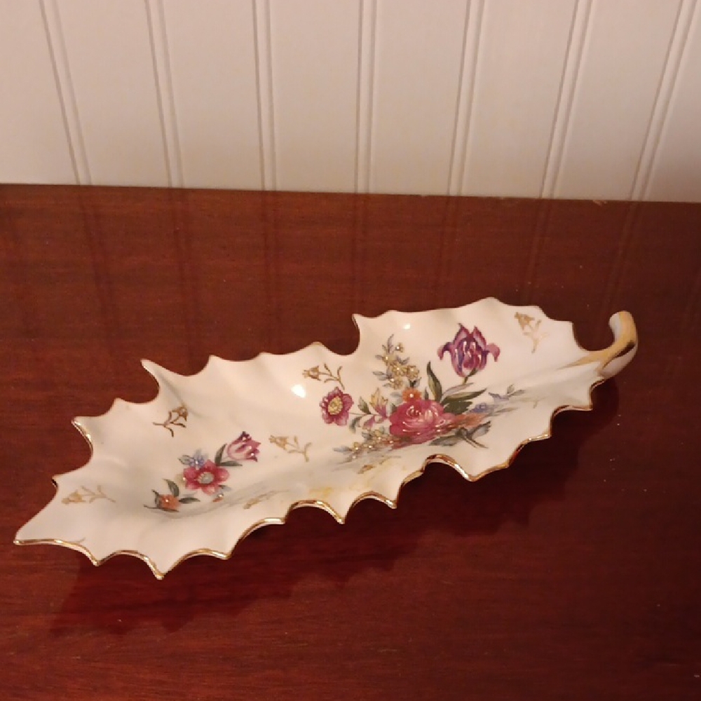 Vintage decorative leaf bowl by ARNART CREATION